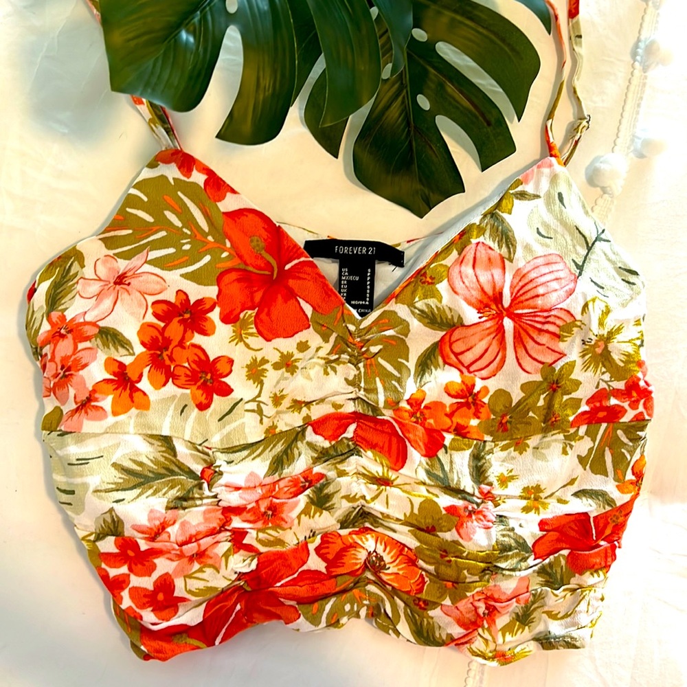 🌺 Tropical Crop Top